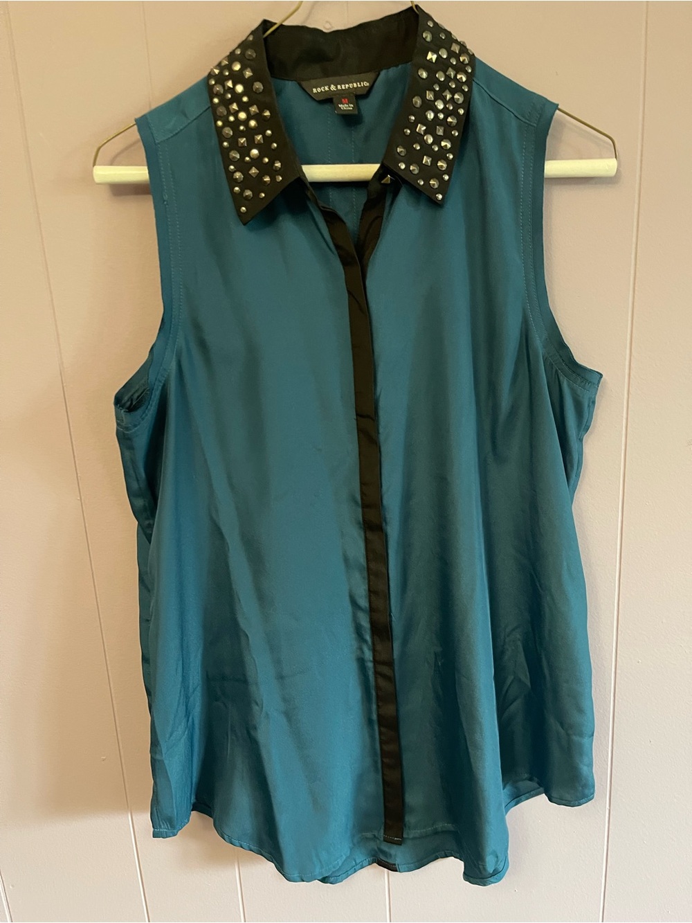 Rock & Republic Teal Sleeveless Studded-Collar Blouse